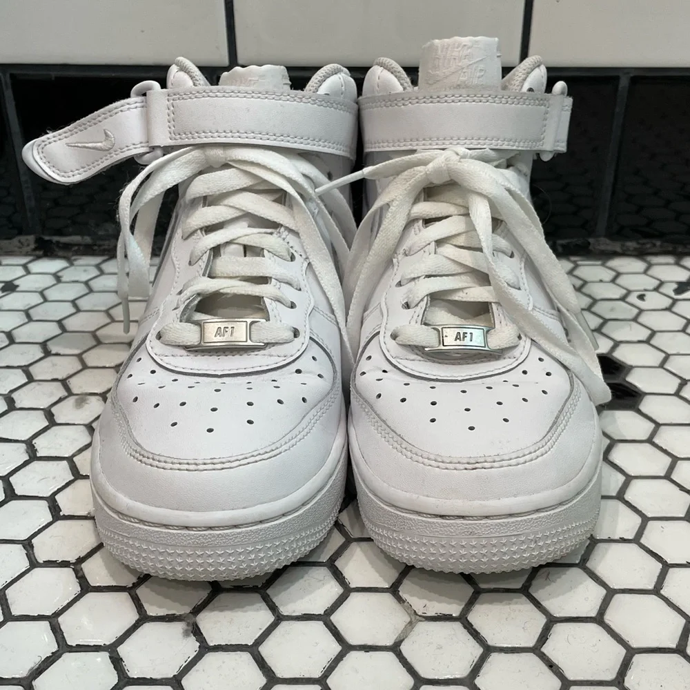 Nike Air Force 1 Mid White - Picture 2 of 7